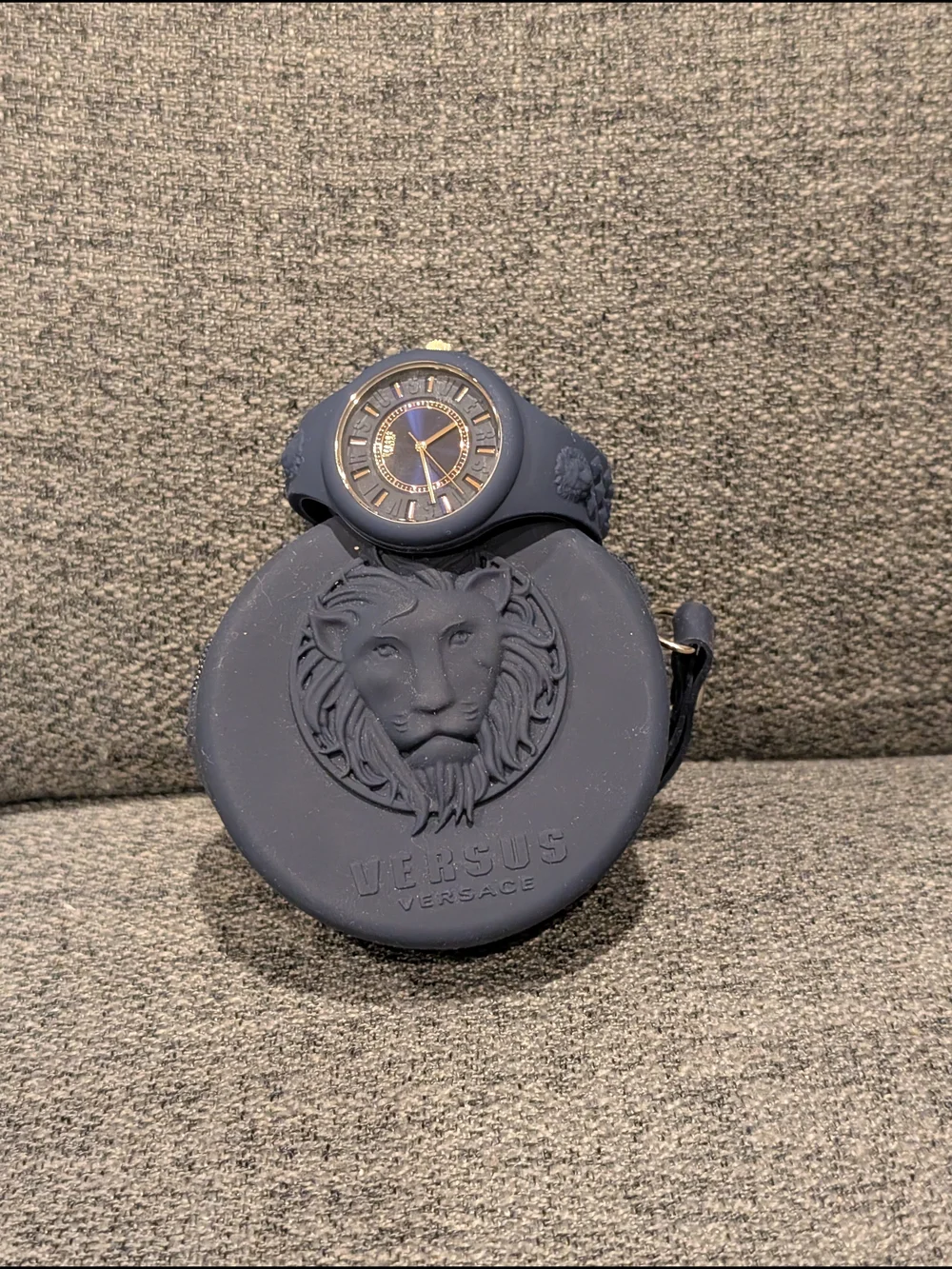 Versus Versace sleek round